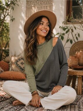 Macaron Women’s Colorblock Cutout Sweater Top – Medium – Chic Modern Style A11